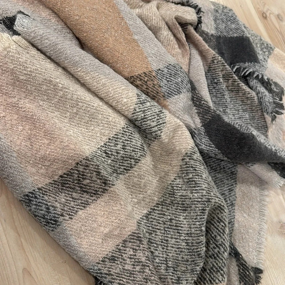 Scarf - Picture 7 of 7